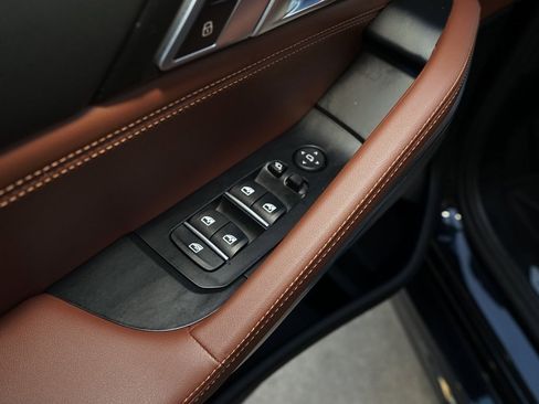 Used 2025 BMW X6 xDrive40i w/ Executive Package image 28