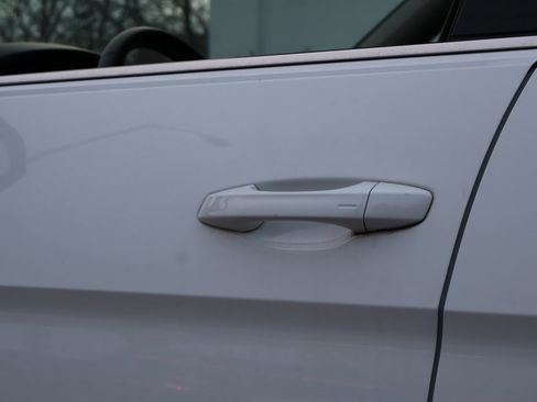 Used 2024 Volkswagen Atlas SE image 23