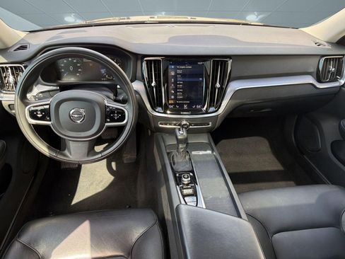 Used 2020 Volvo S60 T5 Momentum FWD image 25
