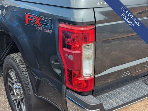 Used 2017 Ford F250 Lariat w/ Lariat Ultimate Package AWD/4WD image 11