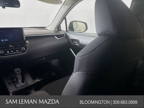 Used 2026 Toyota Corolla Cross LE image 21