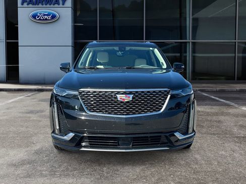 Used 2024 Cadillac XT6 Premium Luxury w/ Technology Package FWD image 3
