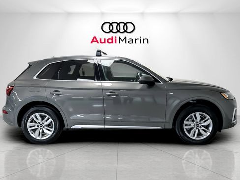 Used 2023 Audi Q5 2.0T Premium w/ Convenience Package image 6