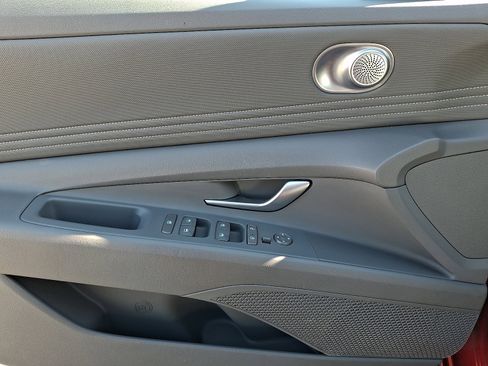 Certified 2023 Hyundai Elantra SEL w/ Convenience Package image 12