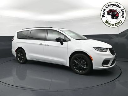 Used 2026 Chrysler Pacifica Limited w/ S Appearance Package