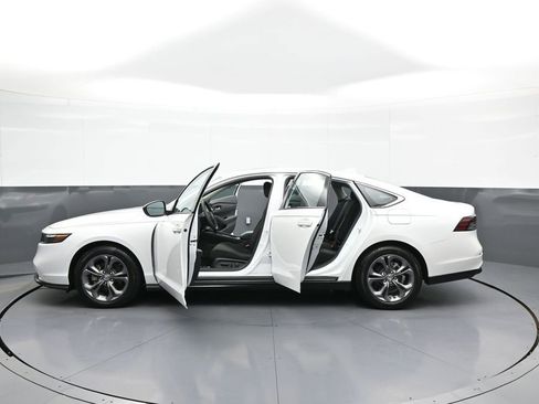 Certified 2023 Honda Accord EX image 43