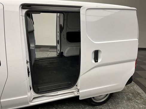 Used 2020 Nissan NV200 S image 18