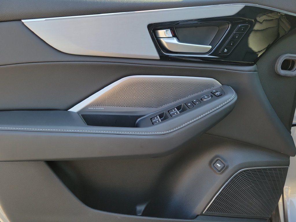 Certified 2026 Acura MDX w/ Technology Package FWD image 19