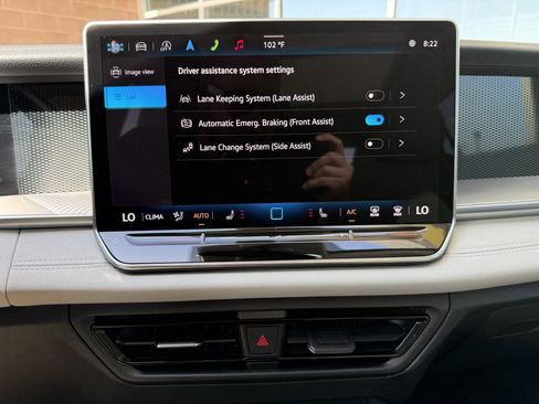 Used 2025 Volkswagen Tiguan SE w/ Panoramic Sunroof Package AWD/4WD image 20