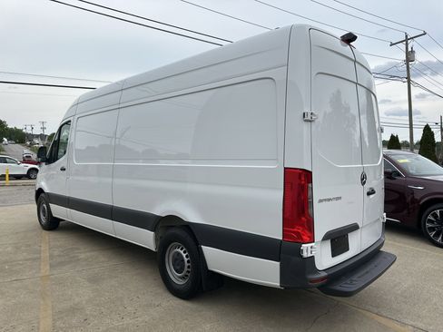 Used 2023 Mercedes-Benz Sprinter 2500 image 5