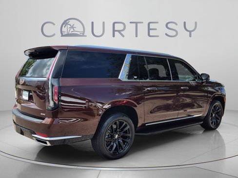 Used 2023 Cadillac Escalade ESV Premium Luxury AWD/4WD image 7
