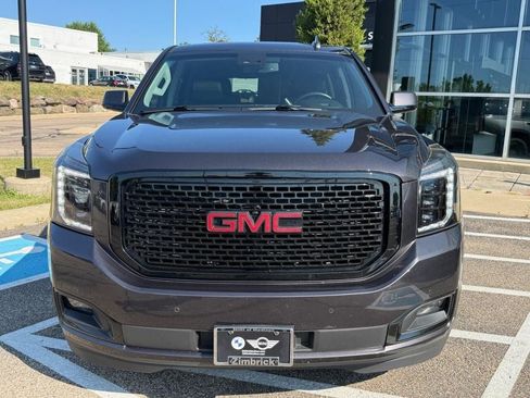 Used 2017 GMC Yukon SLT w/ Open Road Package AWD/4WD image 9