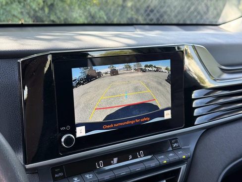 Used 2025 Toyota Camry LE FWD image 26