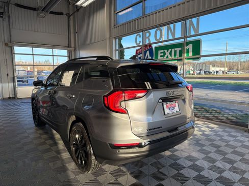 Used 2021 GMC Terrain SLT w/ Infotainment Package II image 4