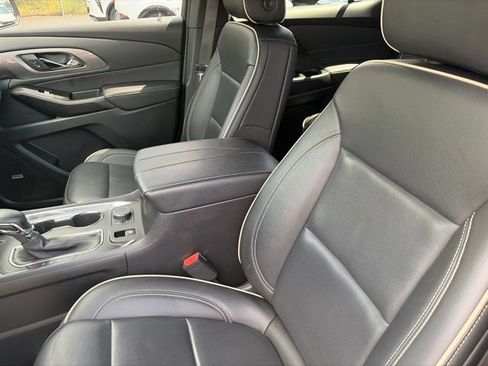 Certified 2023 Chevrolet Traverse Premier w/ Redline Edition AWD/4WD image 8