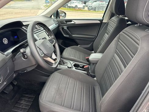 Used 2024 Volkswagen Tiguan S image 9