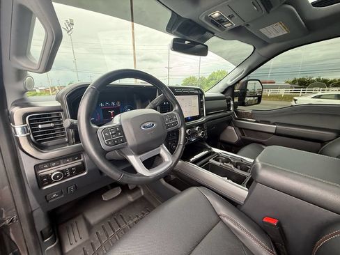 Used 2023 Ford F250 Lariat w/ Lariat Ultimate Package AWD/4WD image 12