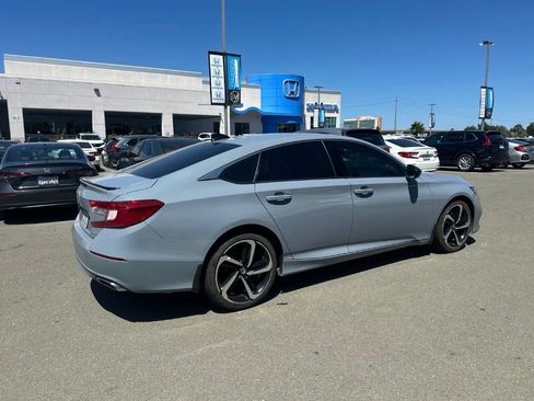 Used 2022 Honda Accord Sport image 3