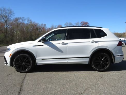 Used 2022 Volkswagen Tiguan SE R-Line AWD/4WD image 8