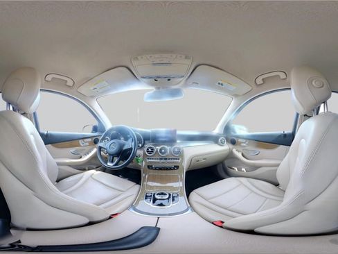 Used 2018 Mercedes-Benz GLC 300 w/ Premium Package image 34