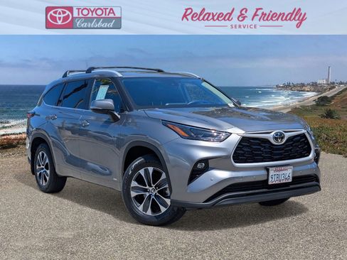 Used 2025 Toyota Highlander XLE image 1