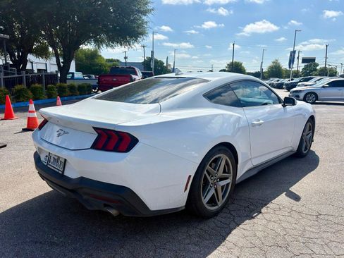Used 2024 Ford Mustang Coupe RWD image 3