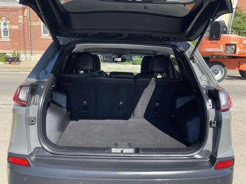 Used 2020 Jeep Cherokee Latitude Plus w/ Comfort/Convenience Group AWD/4WD image 11