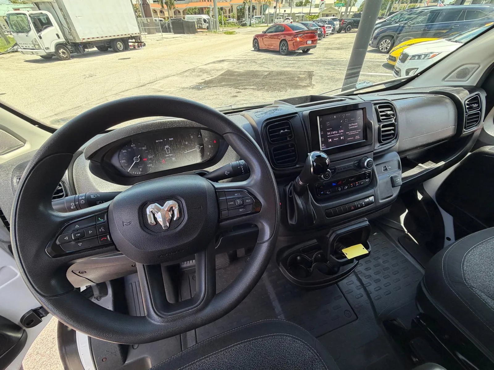 Used 2023 RAM ProMaster 2500 FWD image 12