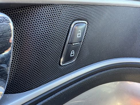 Used 2017 Ford Explorer XLT w/ Equipment Group 202A image 12