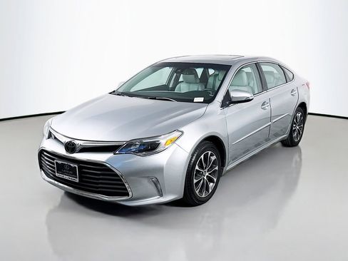 Used 2018 Toyota Avalon XLE Premium image 1