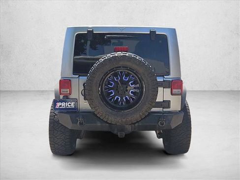Used 2015 Jeep Wrangler Unlimited Rubicon w/ Connectivity Group AWD/4WD image 6