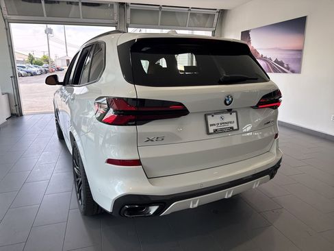 New 2026 BMW X5 xDrive40i w/ M Sport Package AWD/4WD image 6
