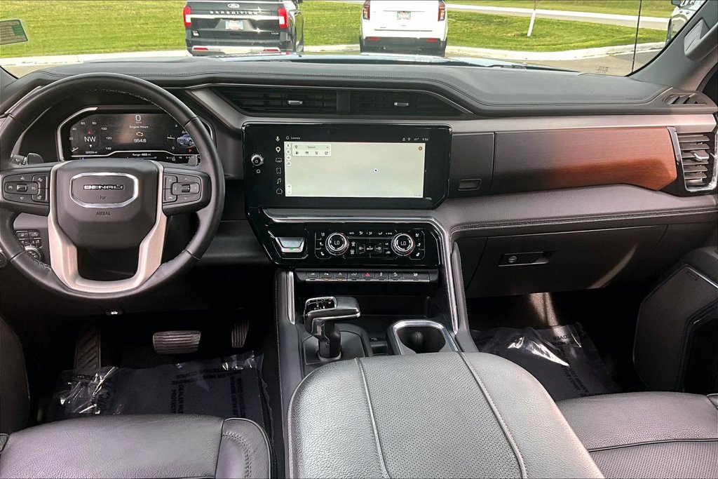 Used 2024 GMC Sierra 1500 Denali w/ Technology Package AWD/4WD image 6