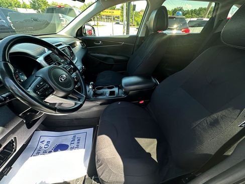 Used 2016 Kia Sorento FWD w/ LX Convenience Package image 11