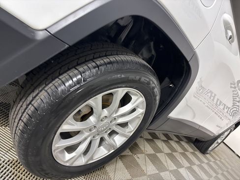 Used 2020 Jeep Cherokee Latitude image 31