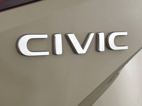 Used 2025 Honda Civic Sport image 9