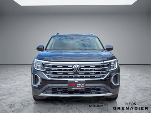 Used 2024 Volkswagen Atlas SEL AWD/4WD image 3