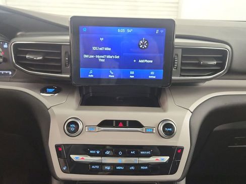 Used 2023 Ford Explorer XLT w/ Equipment Group 202A image 12