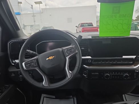 New 2026 Chevrolet Silverado 1500 LT w/ Z71 Off-Road Package AWD/4WD image 10