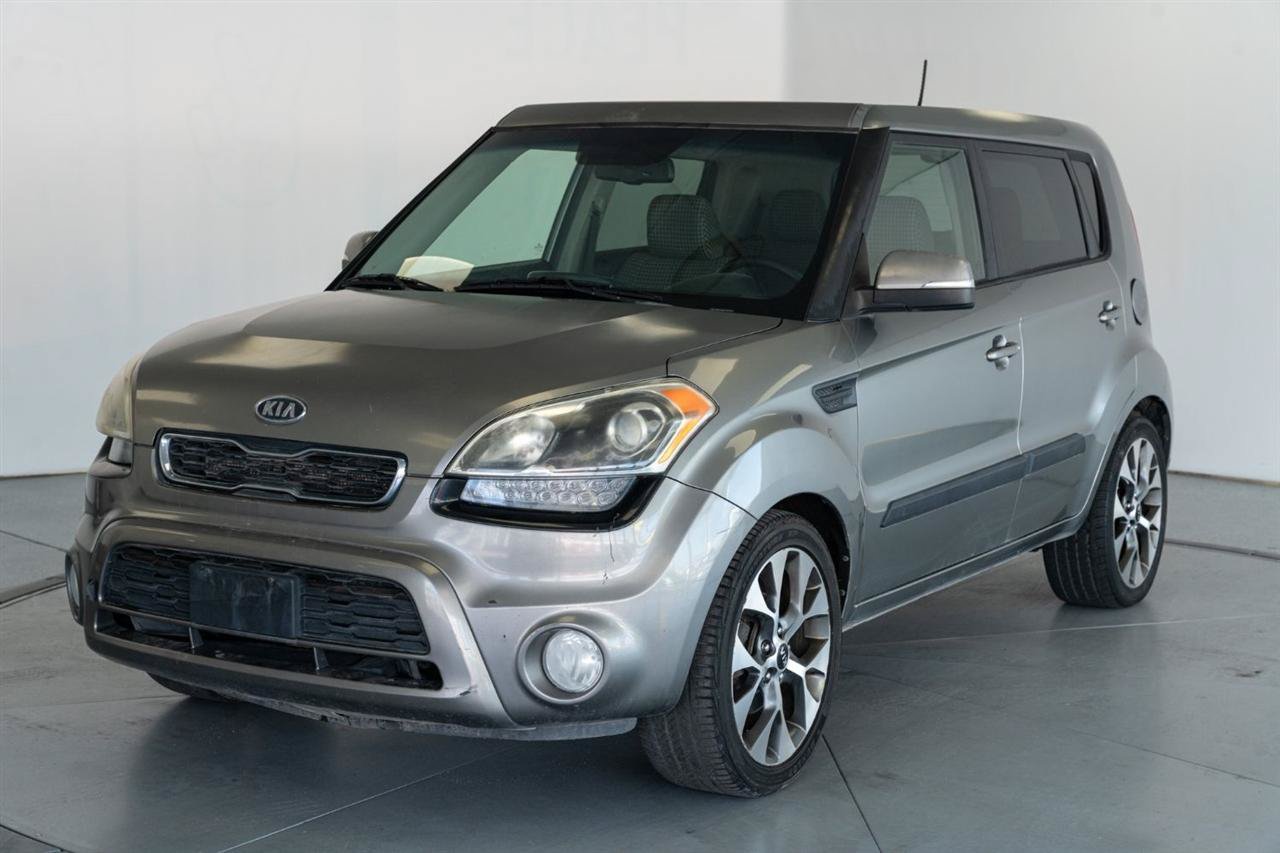 Used 2012 Kia Soul ! FWD image 3