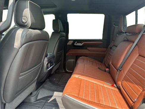 New 2025 GMC Sierra 2500 Denali Ultimate w/ Snow Plow Prep/Camper Package image 11