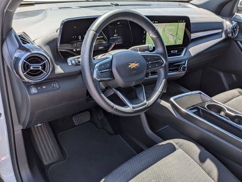 Used 2025 Chevrolet Equinox LT image 17