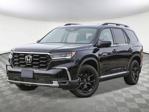 New 2025 Honda Pilot Touring image 5