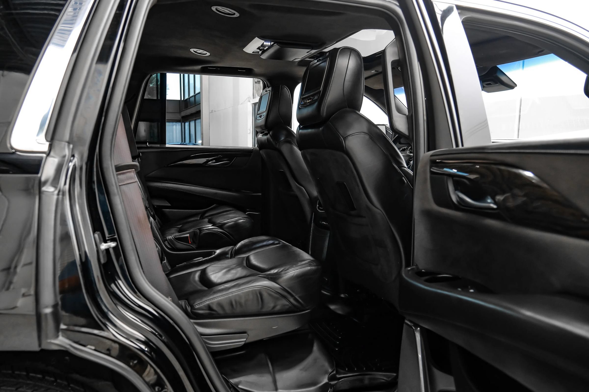 Used 2016 Cadillac Escalade Platinum AWD/4WD image 45