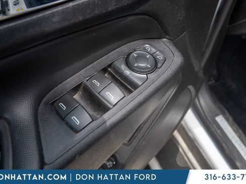 Used 2018 Chevrolet Equinox Premier FWD image 16