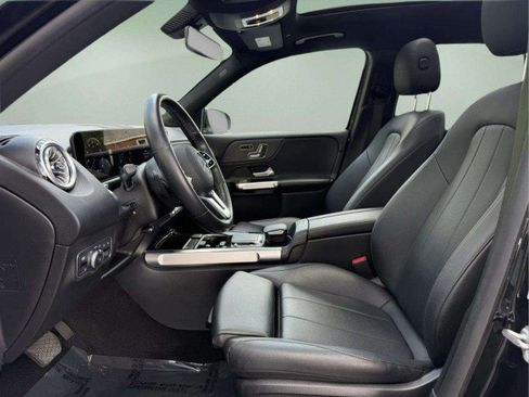 Used 2023 Mercedes-Benz GLB 250 4MATIC image 21