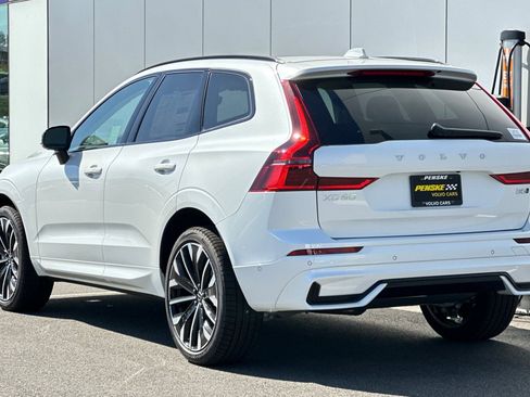 New 2026 Volvo XC60 B5 Ultra w/ Climate Package PRO AWD/4WD image 3