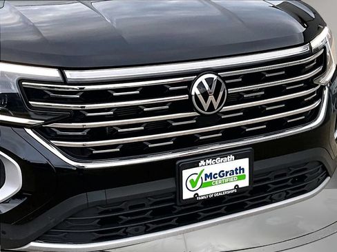Used 2025 Volkswagen Atlas SEL AWD/4WD image 36