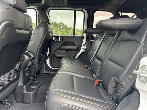 Used 2024 Jeep Wrangler Sahara image 20