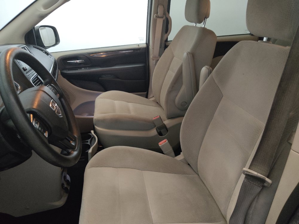 Used 2019 Dodge Grand Caravan SE w/ UConnect Hands-Free Group FWD image 17